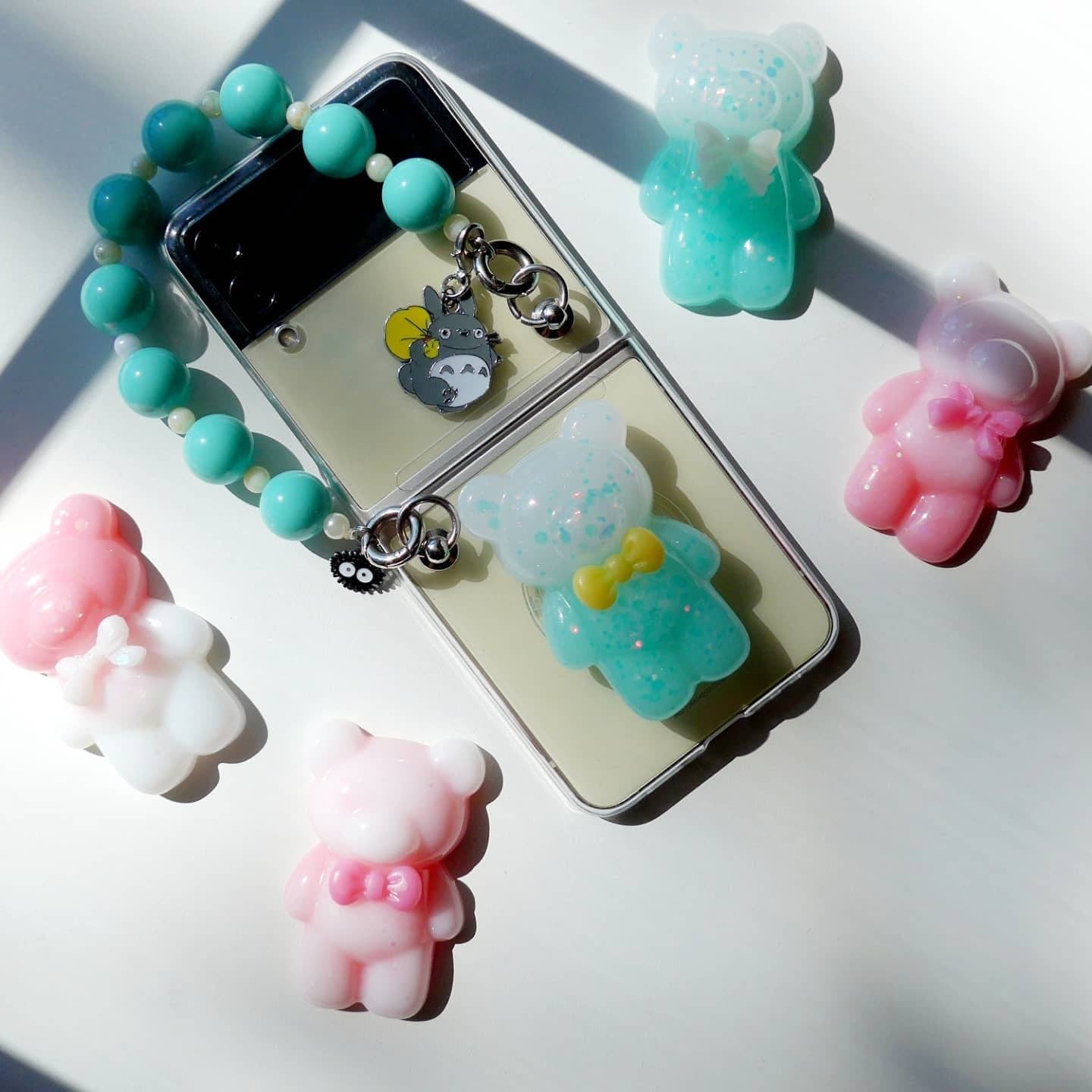 MS Custom Kawaii Resin Bear Phone Grips with bowtie