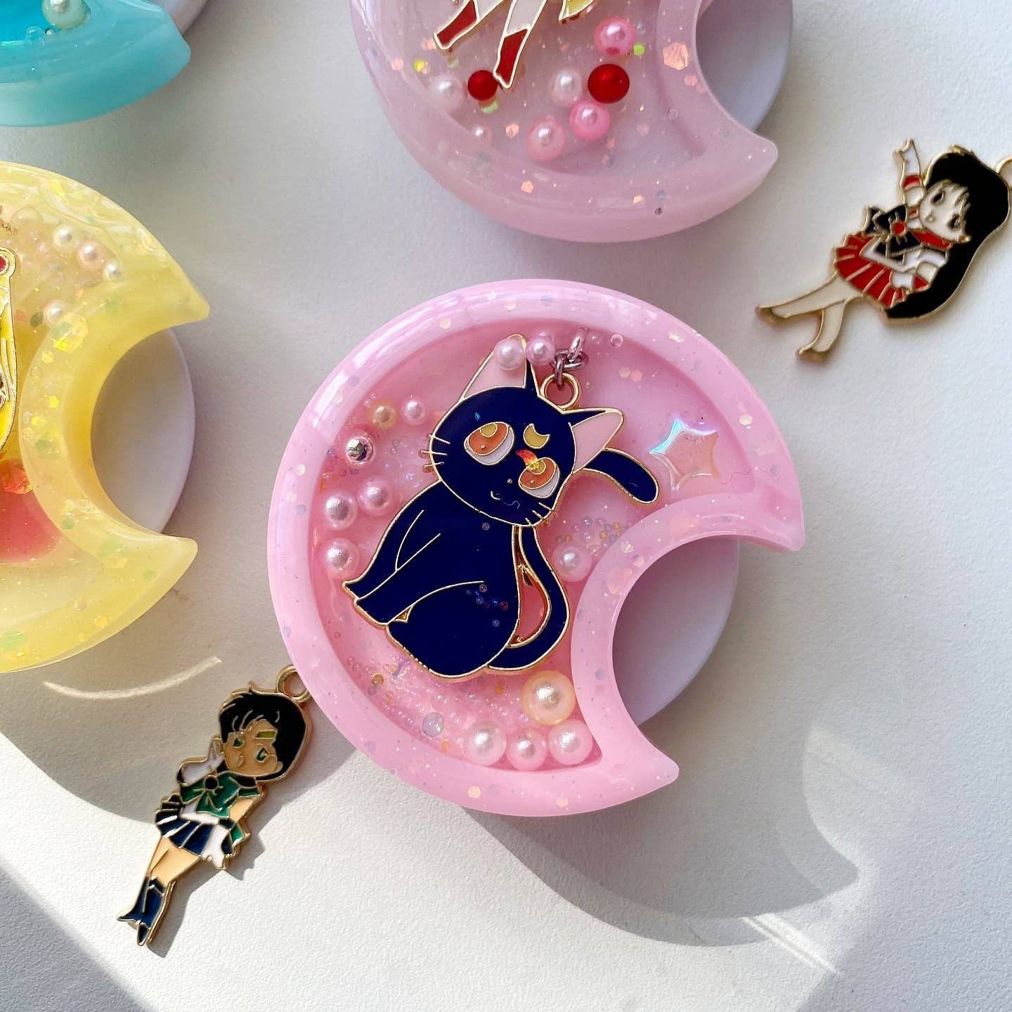 SM Kawaii Moon Girl Cat Resin Shaker Phone Grip/ Keychain