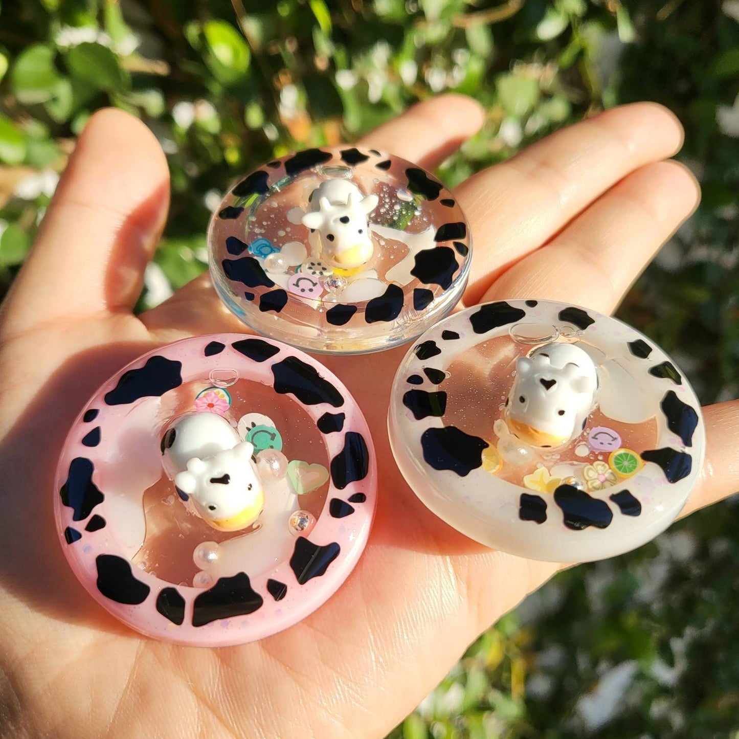 TTE Originals Swimming Moo Moo Cow Milk Custom Resin Shaker Phone Grip