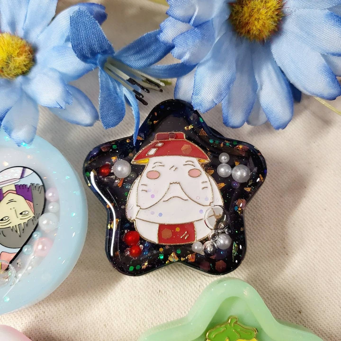 SG Kawaii Resin Shaker Charm Phone Grip Keychain Badge Reel
