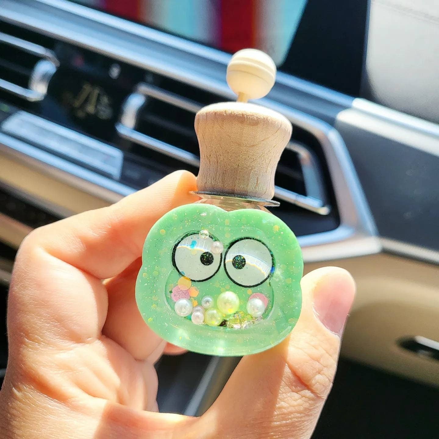 SF Kawaii Handmade Resin Shaker Car diffuser for vent or rearview mirror